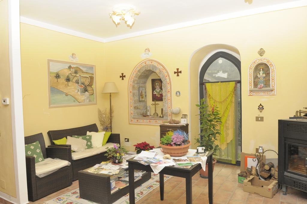 B&B San Nicola Serramazzoni Exteriér fotografie